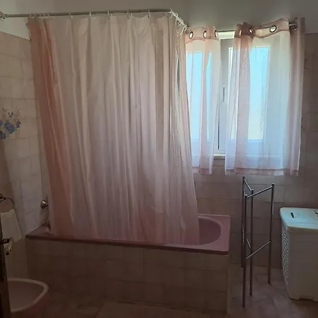 Av Fonte Coberta, Lagos, Fonte Coberta *