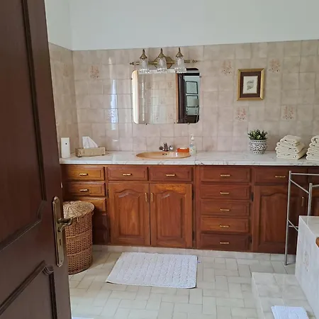 Av Fonte Coberta, Lagos, Fonte Coberta בית אירוח